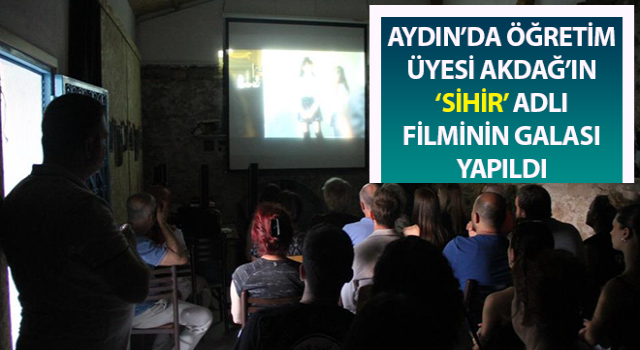 Galaya filmde oynayan çocuklar aileleri ile katıldı