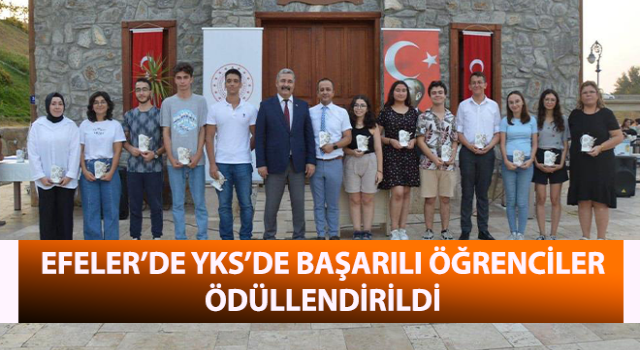 YKS’de başarılı öğrenciler ödüllendirildi