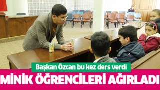 Başkan Özcan minik öğrencileri ağırladı