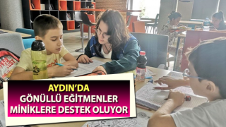 Gönüllü eğitmenler miniklere destek oluyor