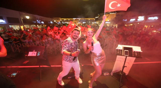 Büyükşehir'den Kuşadası'nda muhteşem konser