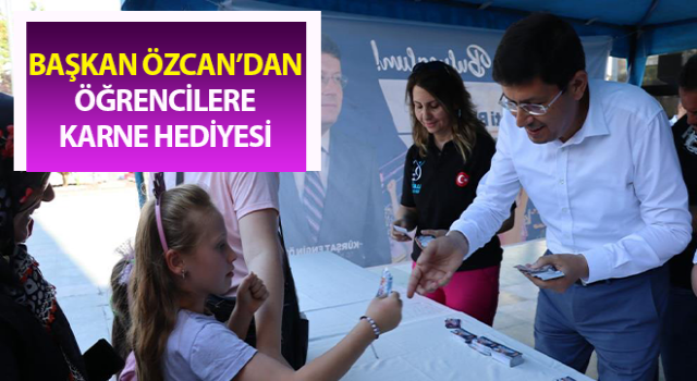 Başkan Özcan’dan öğrencilere karne hediyesi