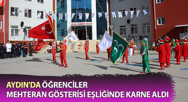 Öğrenciler mehteran gösterisi eşliğinde karne aldı