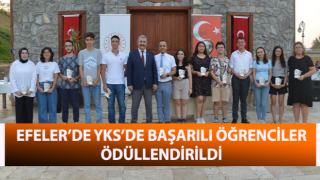 YKS’de başarılı öğrenciler ödüllendirildi