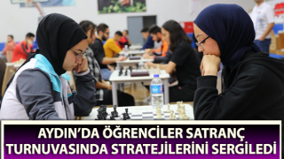 Öğrenciler satranç turnuvasında stratejilerini sergiledi