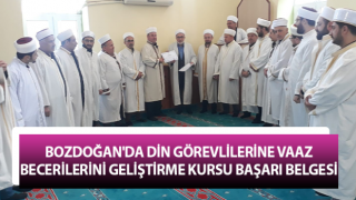 Kursu başarı ile bitiren din görevlilerine belgeleri verildi