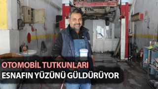 Otomobil tutkunları esnafın yüzünü güldürüyor