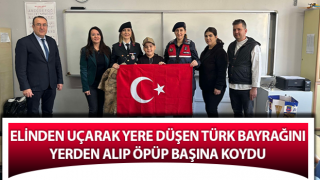 İlkokul öğrencisinin bayrak hassasiyeti duygulandırdı