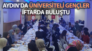 Üniversiteli gençler iftarda buluştu